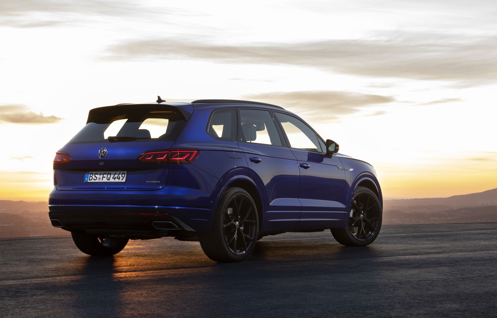 The VW Touareg R Is A 456bhp Hybrid SUV Beast
