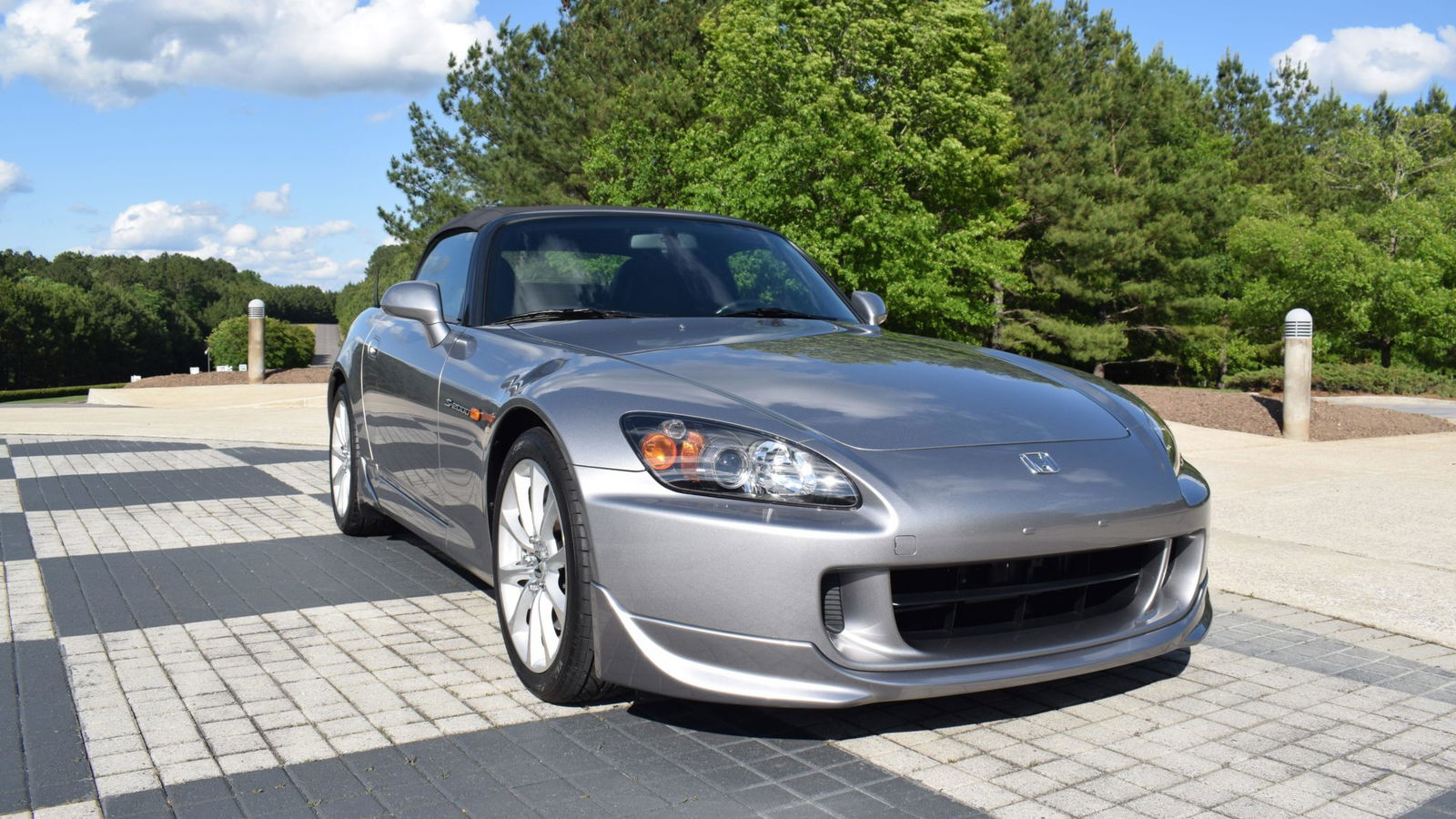 A 1000-Mile Honda S2000 Just Sold For Over $50,000