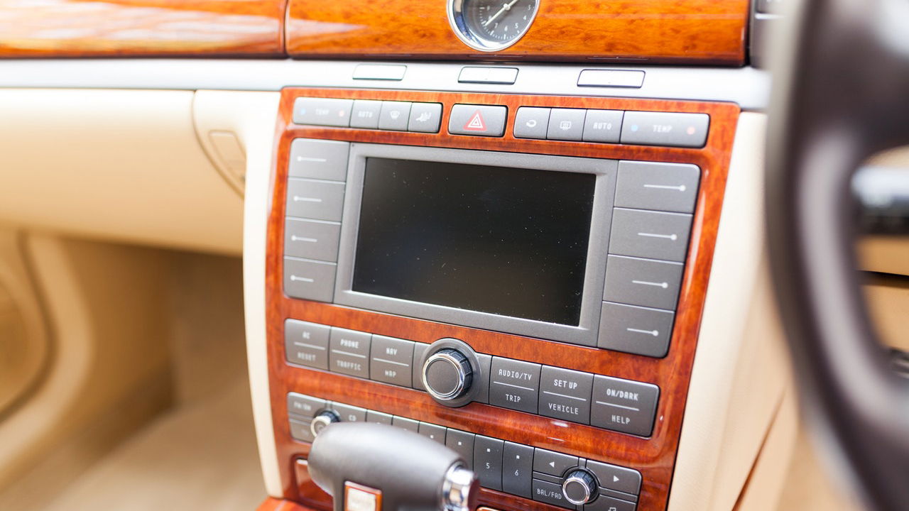 This Stupidly Rare W12 Phaeton LWB Is Peak Volkswagen