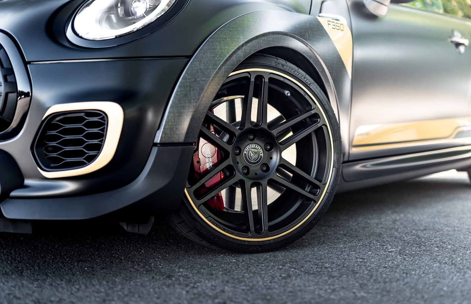 The Manhart Mini 'GP3' Has 350bhp And Lots Of Gold Bits
