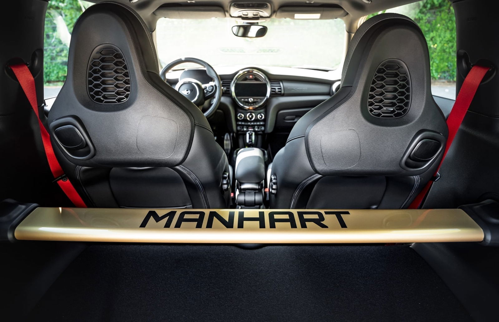 The Manhart Mini 'GP3' Has 350bhp And Lots Of Gold Bits