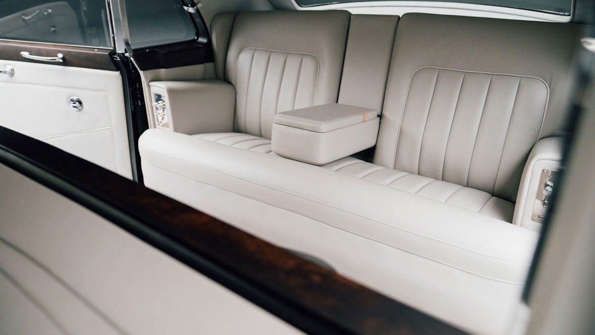 An Electric Rolls-Royce Phantom V Is The Definition Of Refinement