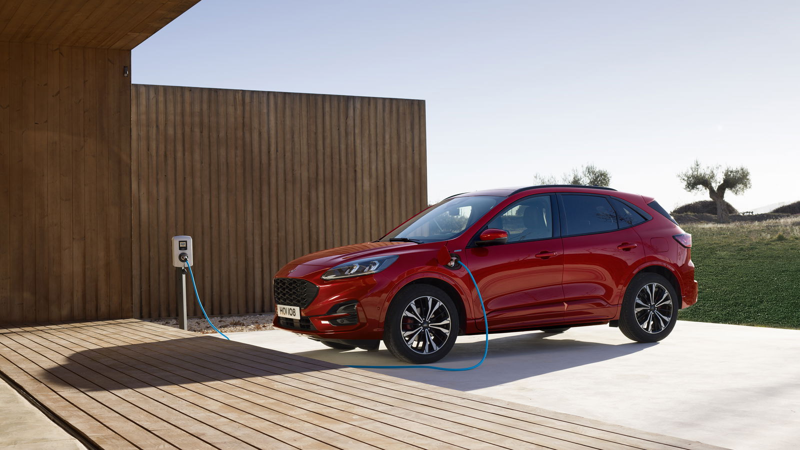 Ford Halts Kuga PHEV Sales Over Battery Fires
