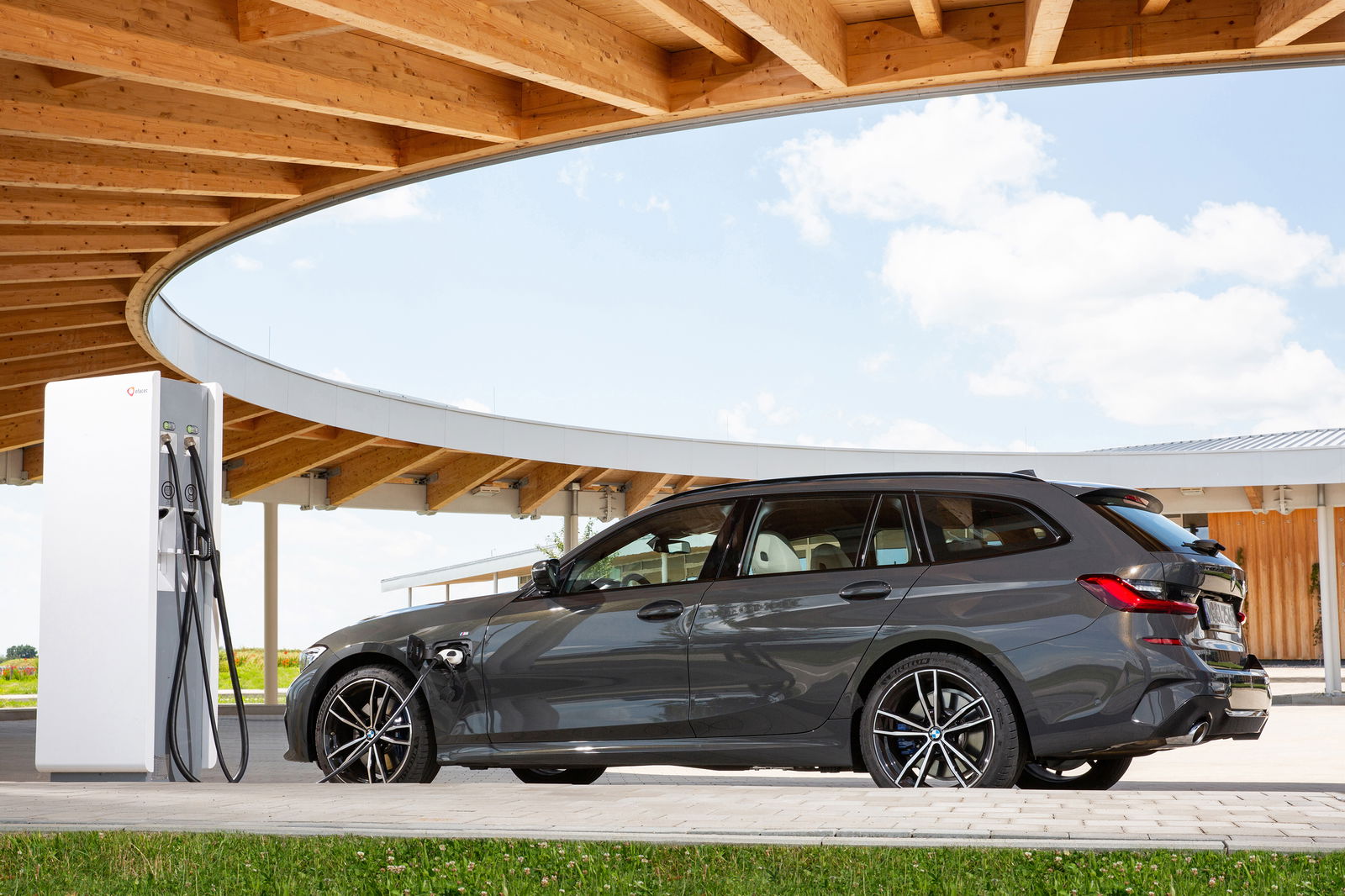 BMW Recalls Thousands Of Plug-In Hybrids Over Short-Circuit Fears