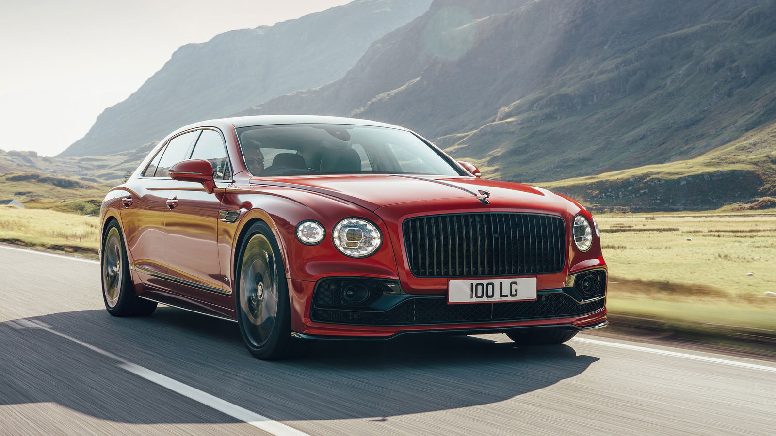 The 542bhp Bentley Flying Spur V8 Is 100kg Lighter Than The W12, Still Silly Fast