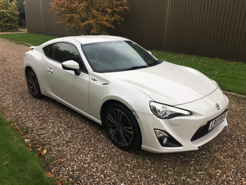 £9k Bargain Basement, TRD Or Facelift: Which Used Toyota GT86 Would You Pick?