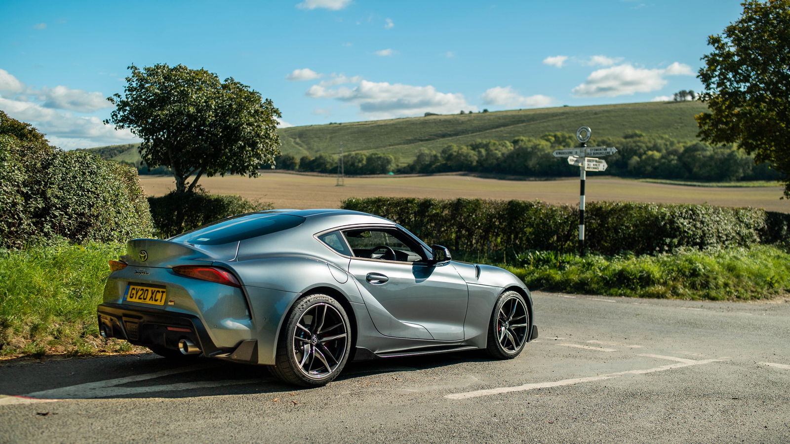 32 Killer Car Wallpapers For Your Desktop And Mobile