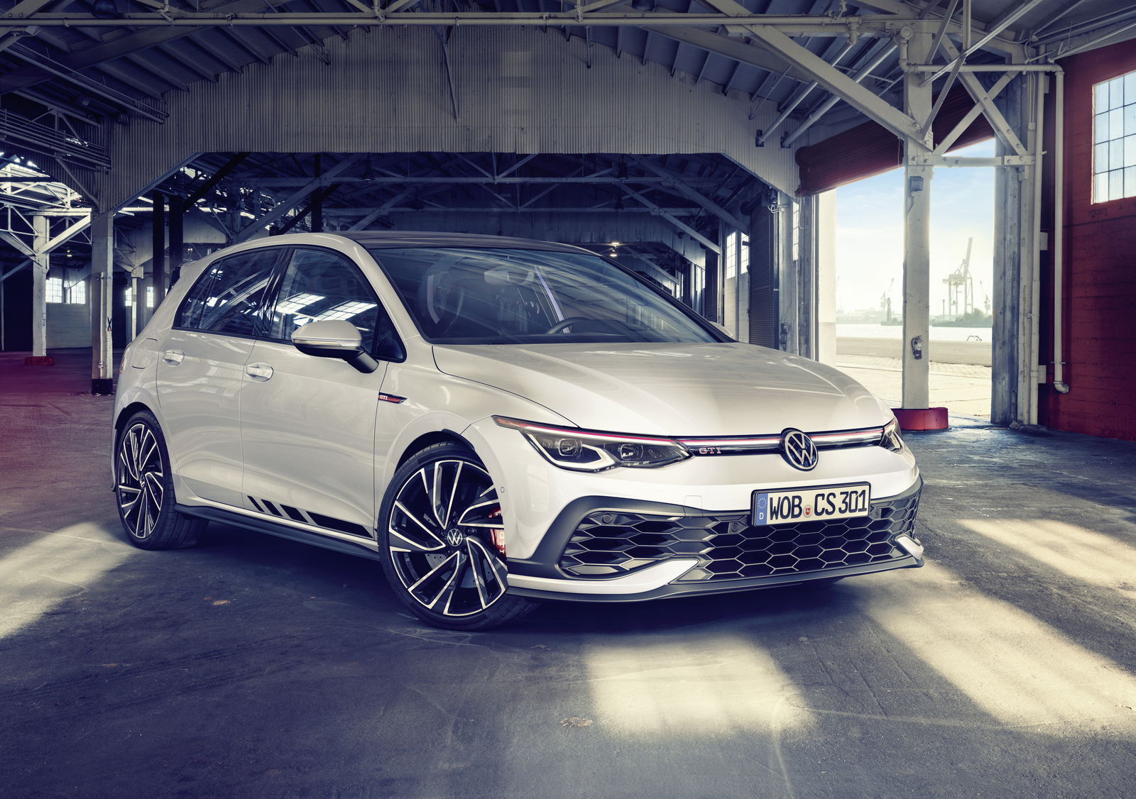 Prices Announced For New VW Golf GTI Clubsport and Golf R