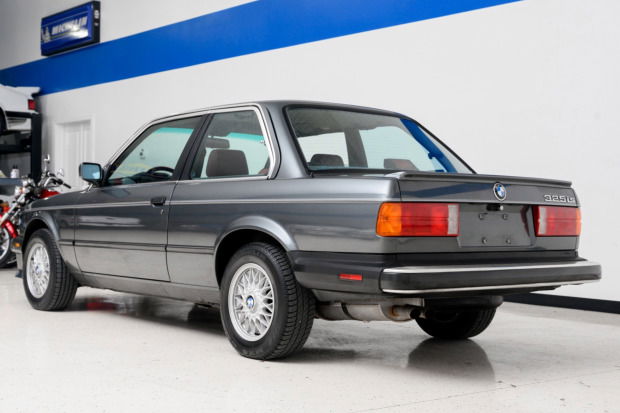 This BMW 325iS Is A Sporty E30 Curio