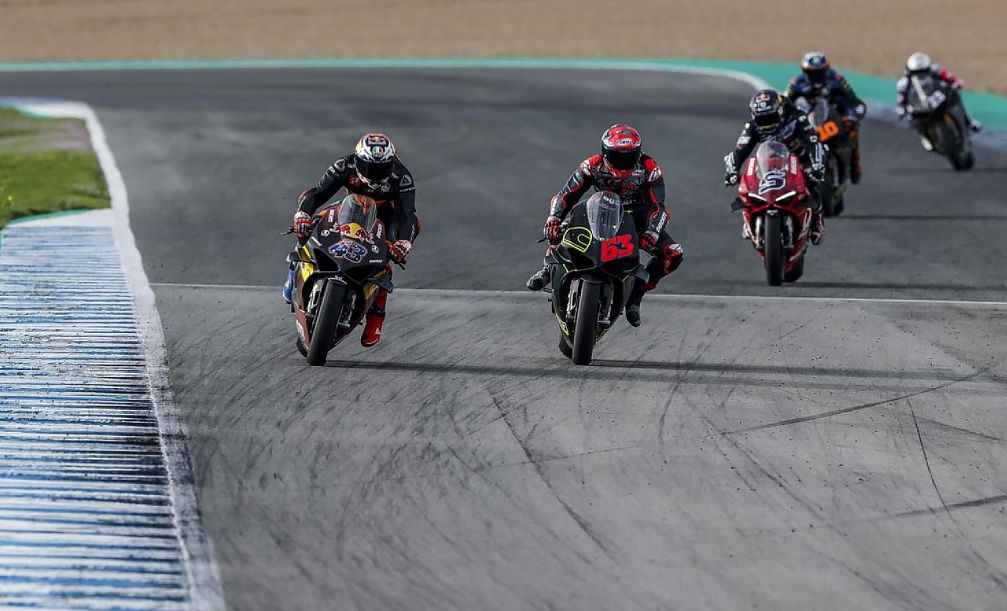 Ducati Panigale V4S Road Bike Laps Jerez Just 2s Off MotoGP Pace