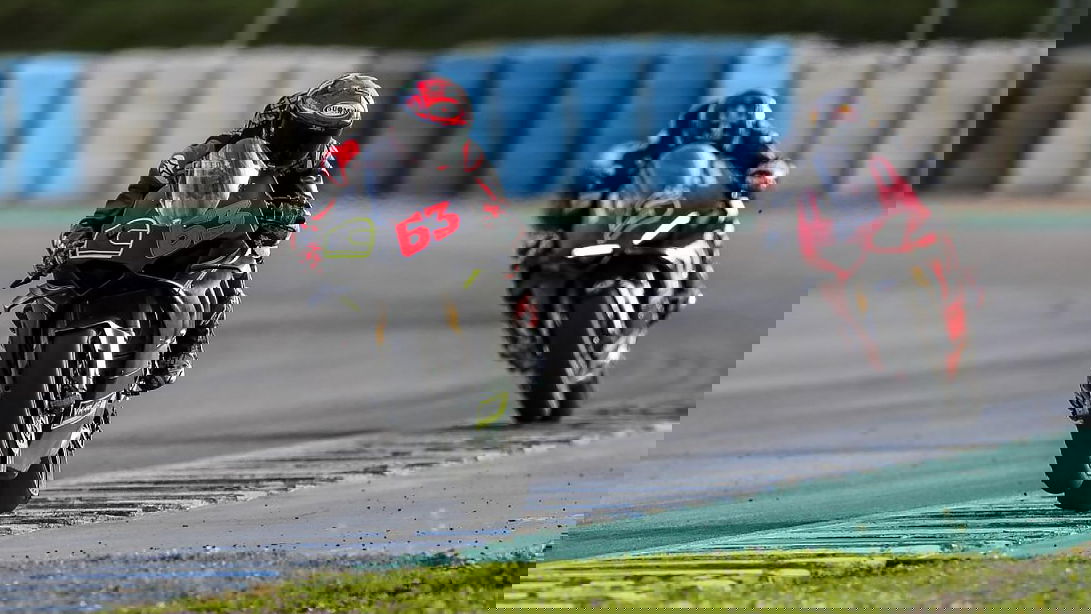 Ducati Panigale V4S Road Bike Laps Jerez Just 2s Off MotoGP Pace