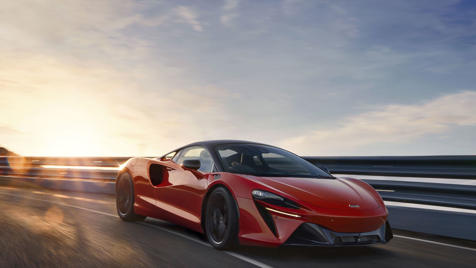 Old-School 911 GT3 Vs New-Age McLaren Artura: A Fascinating Clash Of Eras