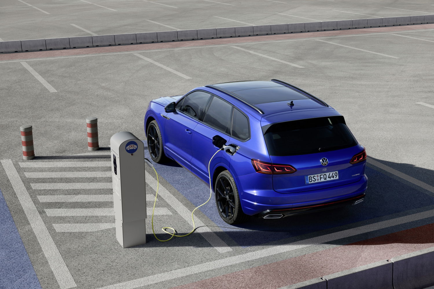 The New VW Touareg R Costs £72k (Which Isn't As Expensive As It Sounds)
