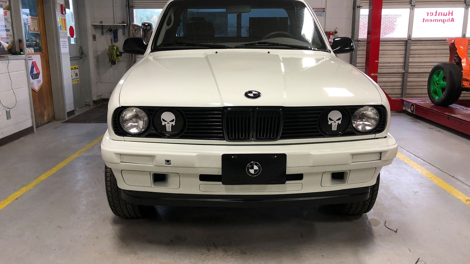 A Toyota Tacoma With An E30 3-Series Face Is A Weirdly Beautiful Match