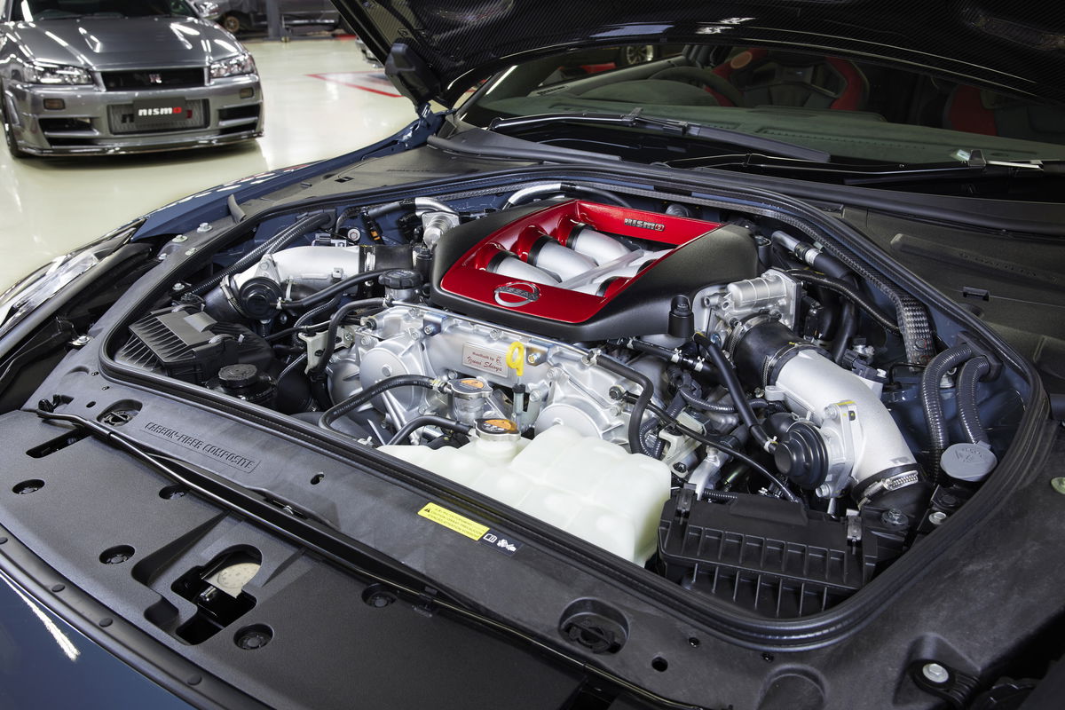 2022 Nissan GT-R Nismo Shows Off Its New Naked Carbon Bonnet