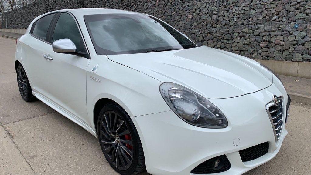 Is The 232bhp Alfa Romeo Giulietta Cloverleaf Tempting At £5000?