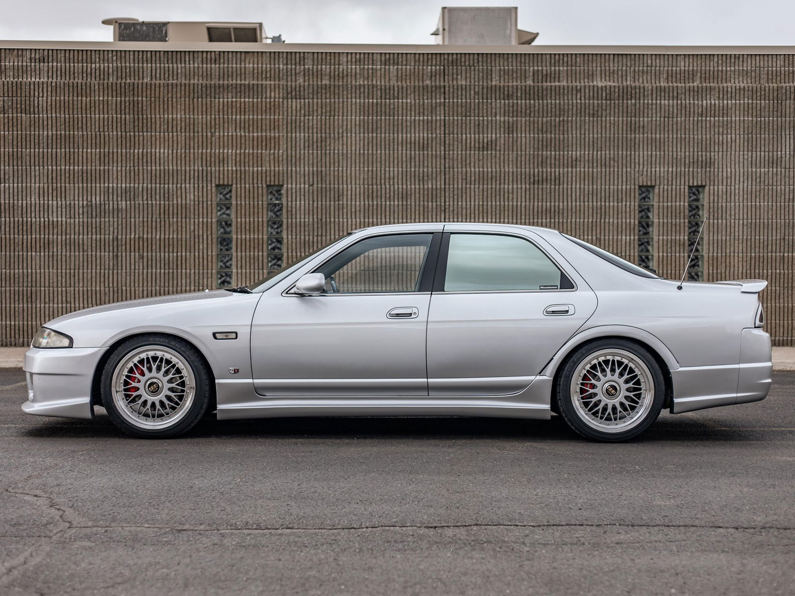 This Nissan Skyline Impul R33-R Is A Rare But Attainable JDM Gem