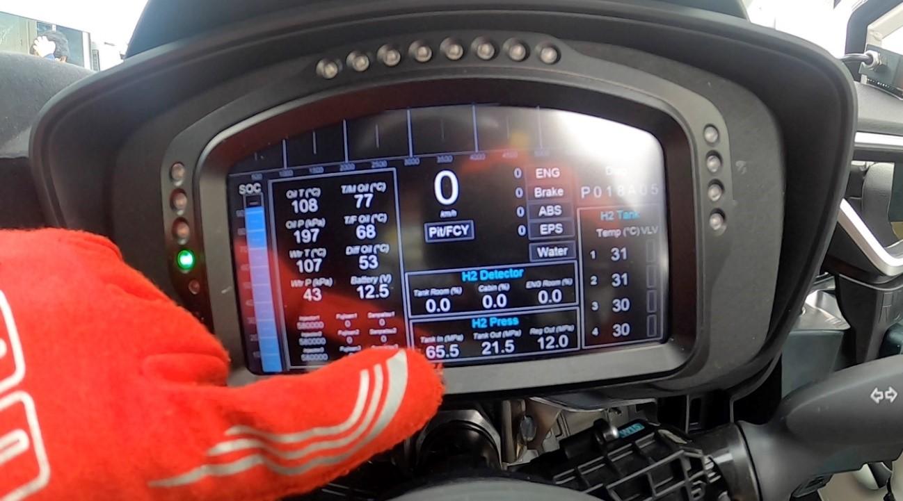 Once the hydrogen pressure drops to a certain point, drivers will know it's time to pit for fuel