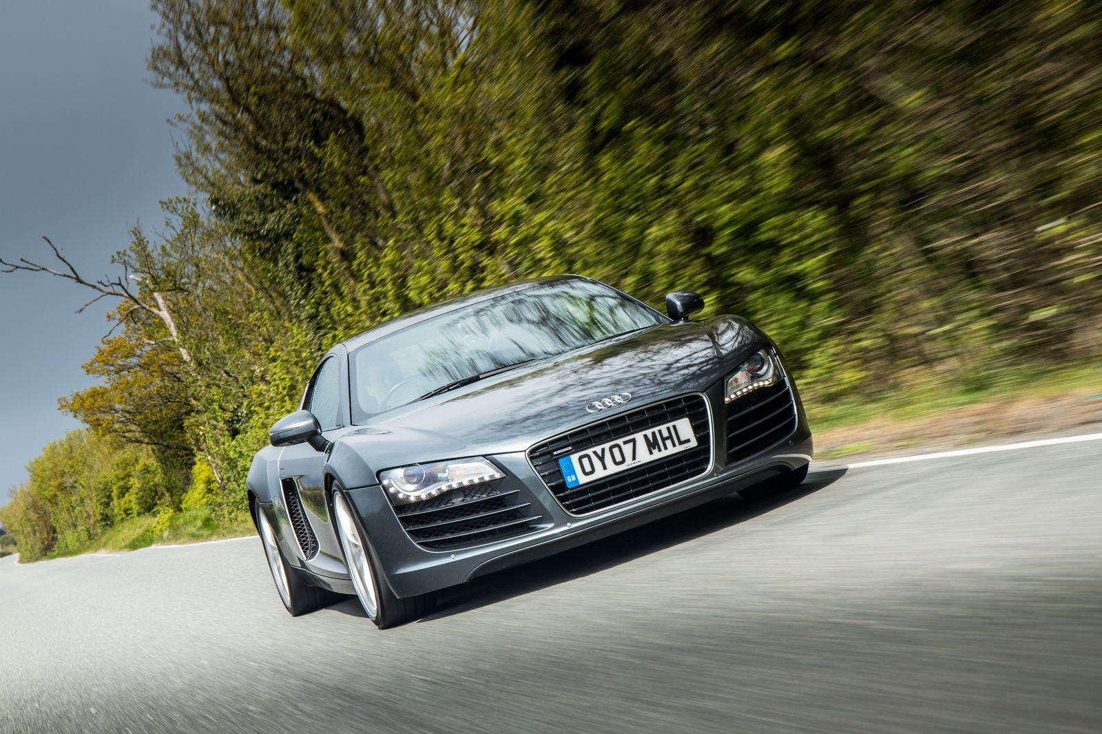 A Gated Manual 4.2 Audi R8 Is More Fun Than Any Modern Supercar