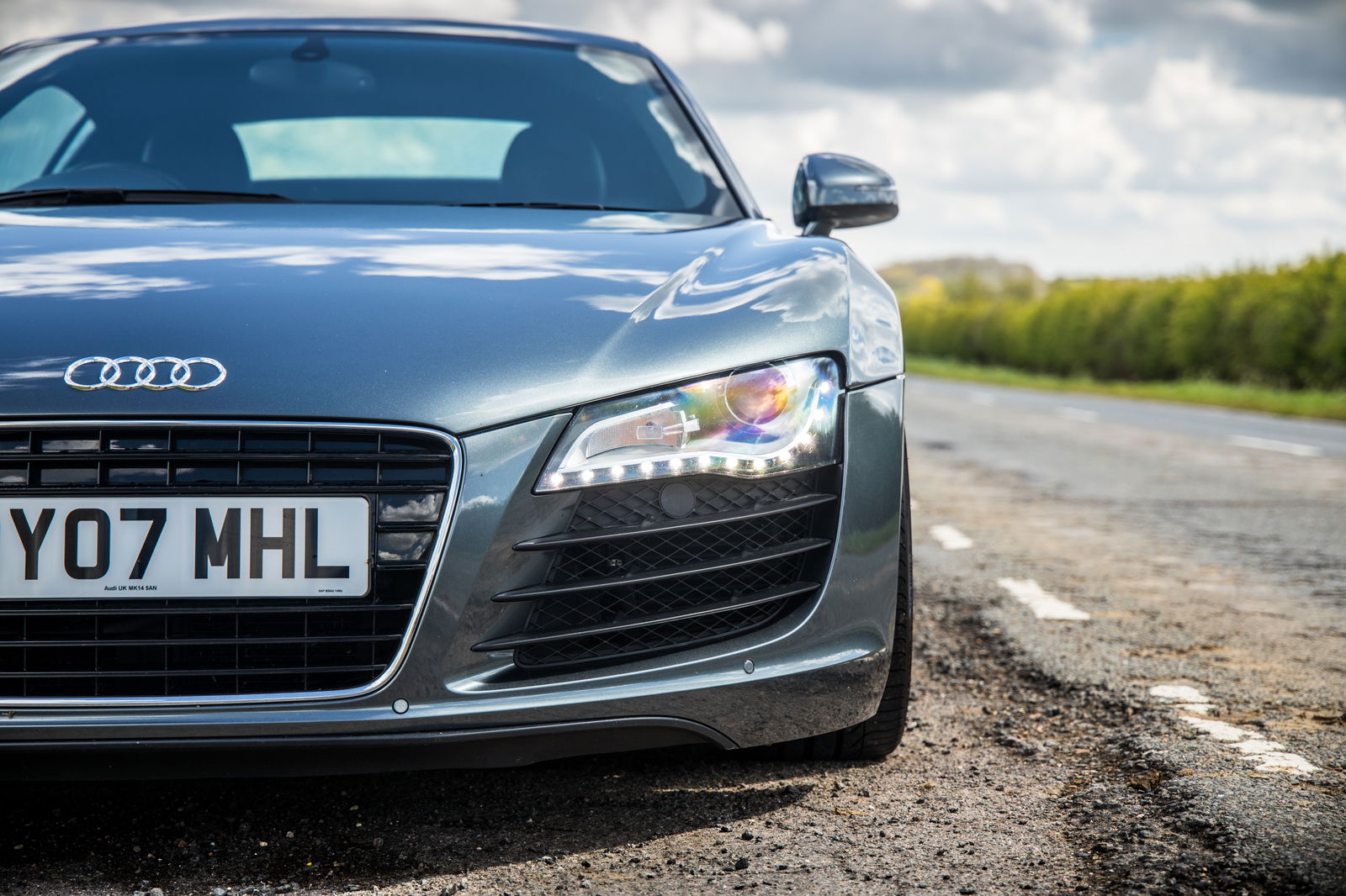A Gated Manual 4.2 Audi R8 Is More Fun Than Any Modern Supercar
