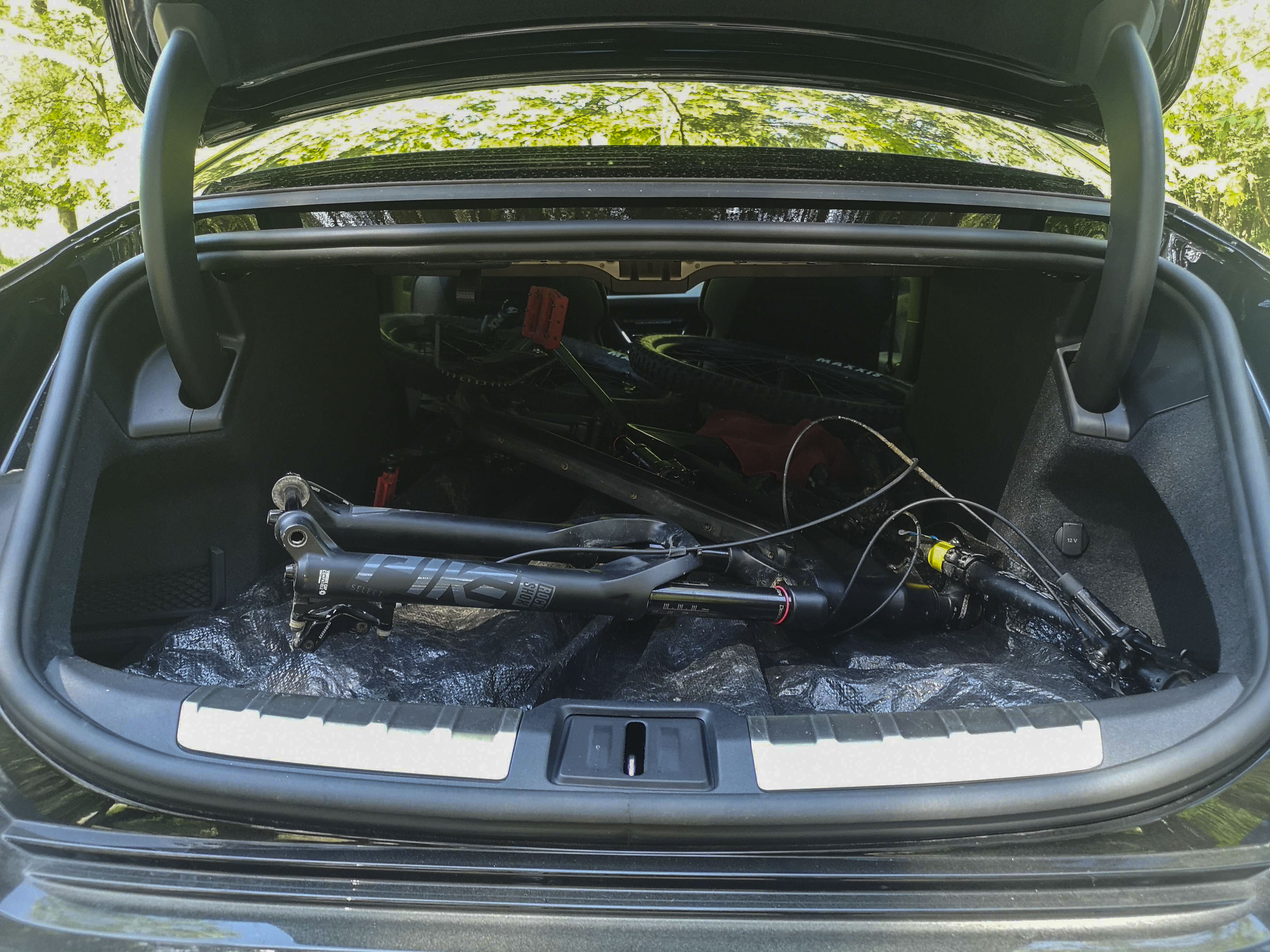 3 Things The Audi E-Tron GT Does Better Than A Porsche Taycan, And 3 It Doesn't