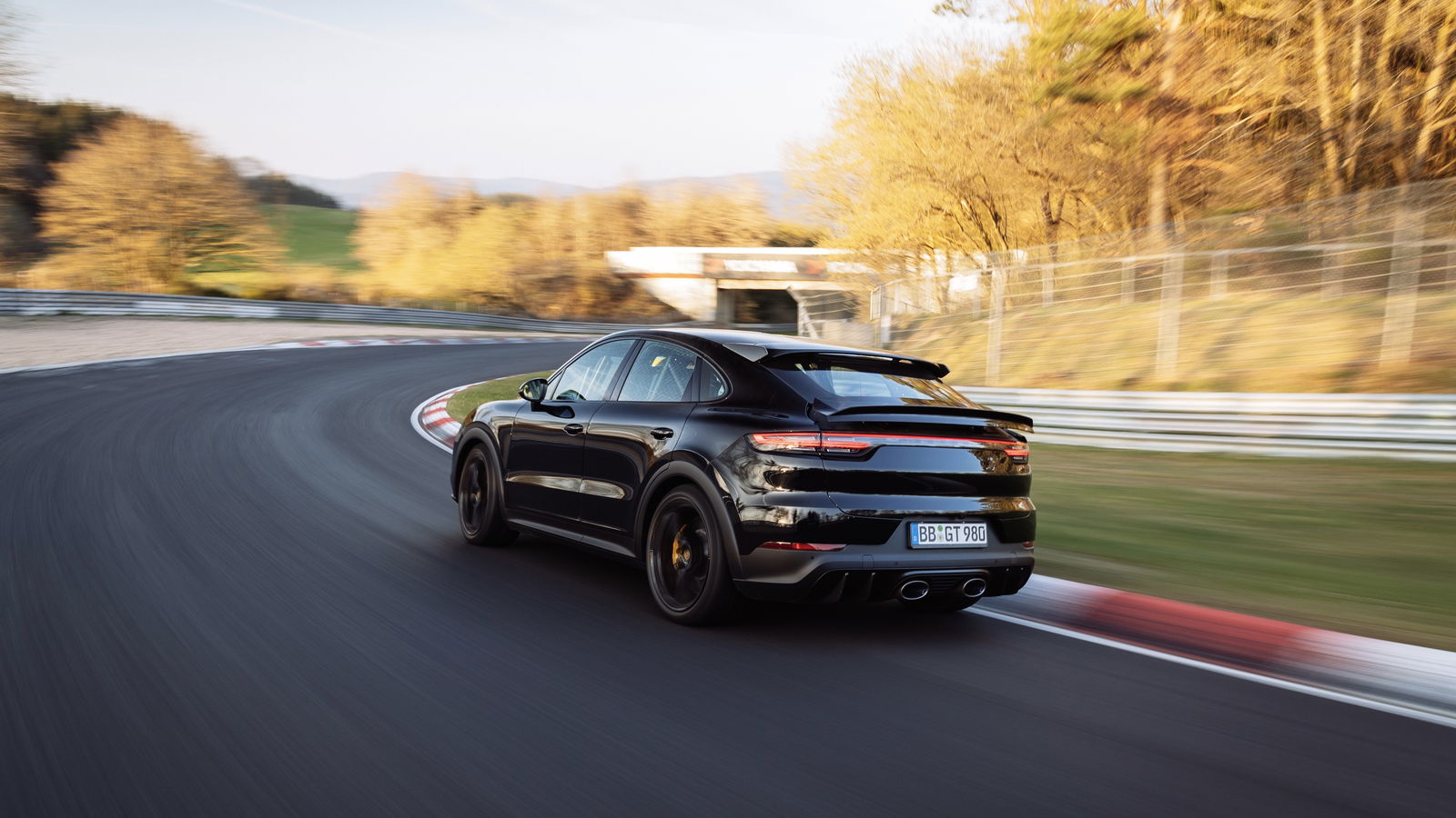 The Porshe Cayenne Is As Fast As A 997-Gen 911 Turbo Around The 'Ring