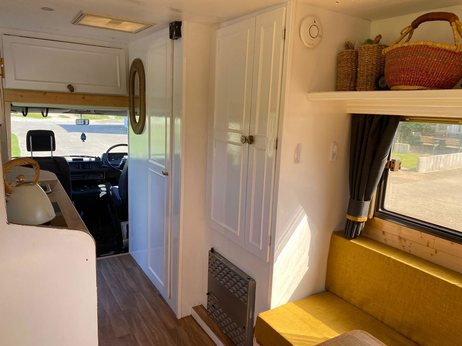 No bulkhead helps to make the space feel even bigger. Plus it means whichever way you park you can see the view.