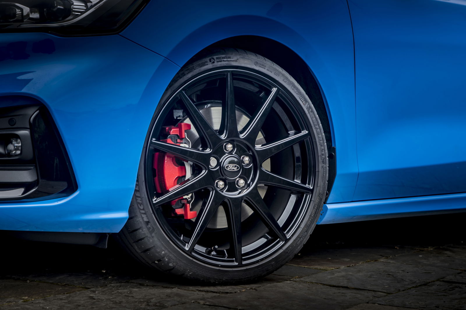 The Ford Focus ST Edition Has Manually Adjustable Coilovers And A Special Shade Of Blue