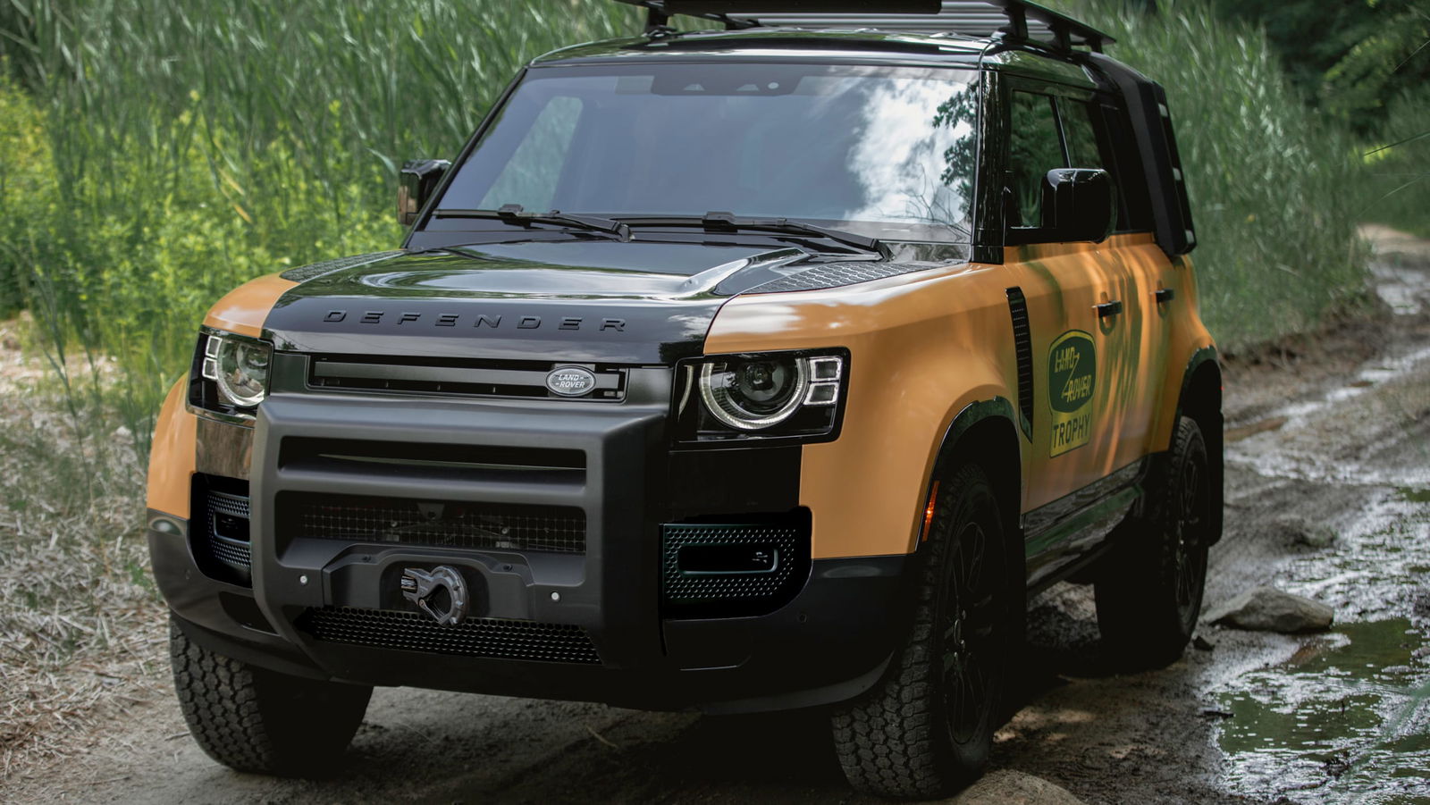 Special-Edition Defender Riffs Off Camel Trophy 4x4s