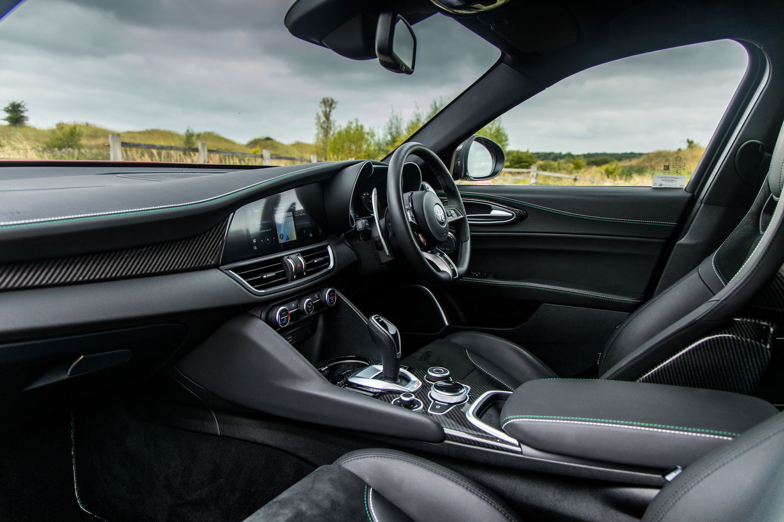 The Giulia's cabin is much the same as the Stelvio's, with only a few minor differences