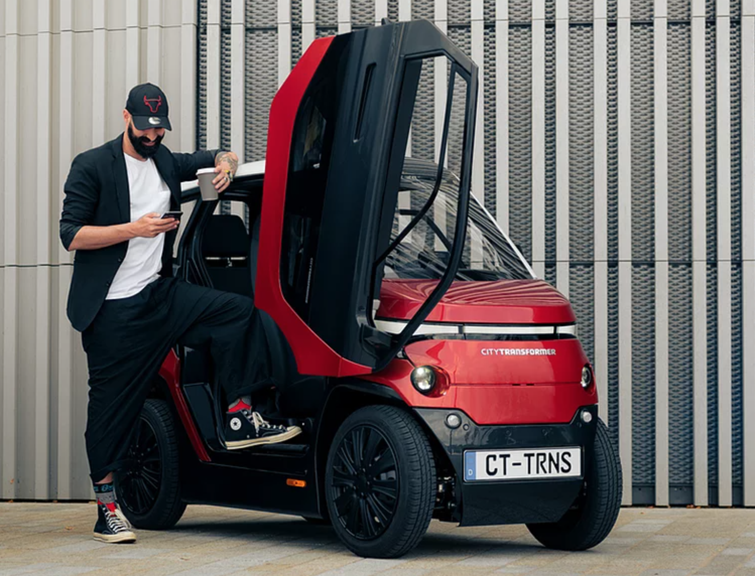 This Tiny EV Can Adjust Its Width On The Move