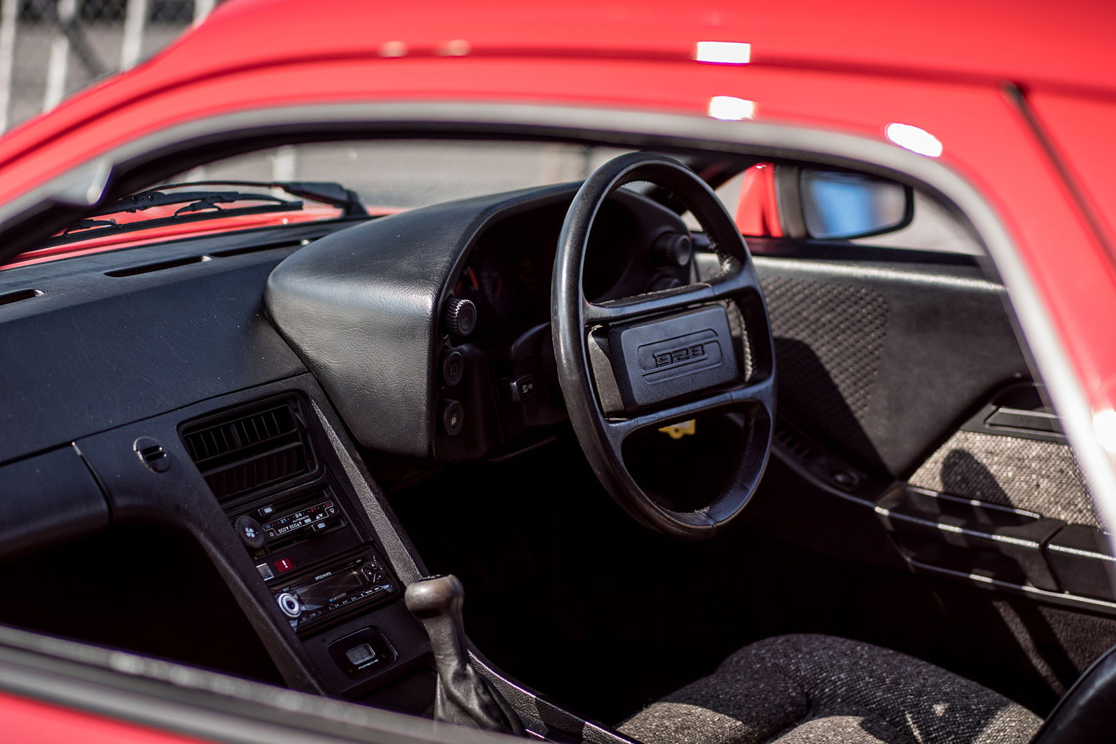 Here's A Manual Porsche 928 That'll Cost A Lot Less Than £1.5 Million