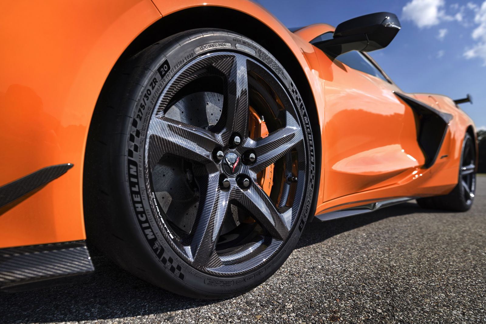 670bhp Chevrolet Corvette Z06 Brings The Wings And Lots Of V8 Noise
