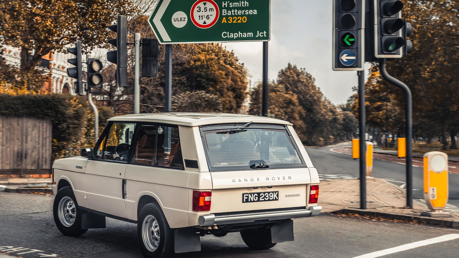 Buying A Classic Range Rover V8 Is One Way To Beat The ULEZ Expansion