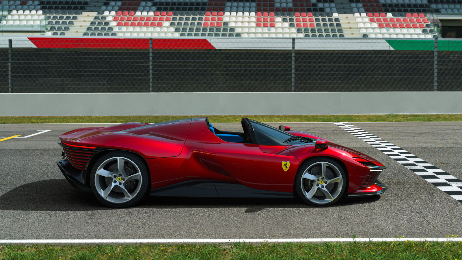 Meet The Ferrari Daytona SP3 And The 829bhp, 9500rpm V12 Beneath Its Curves
