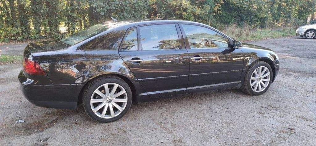 Are You Brave Enough For This £2,500, 360,000-Mile VW Phaeton?