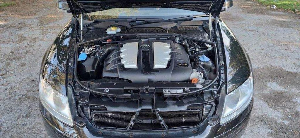 Are You Brave Enough For This £2,500, 360,000-Mile VW Phaeton?