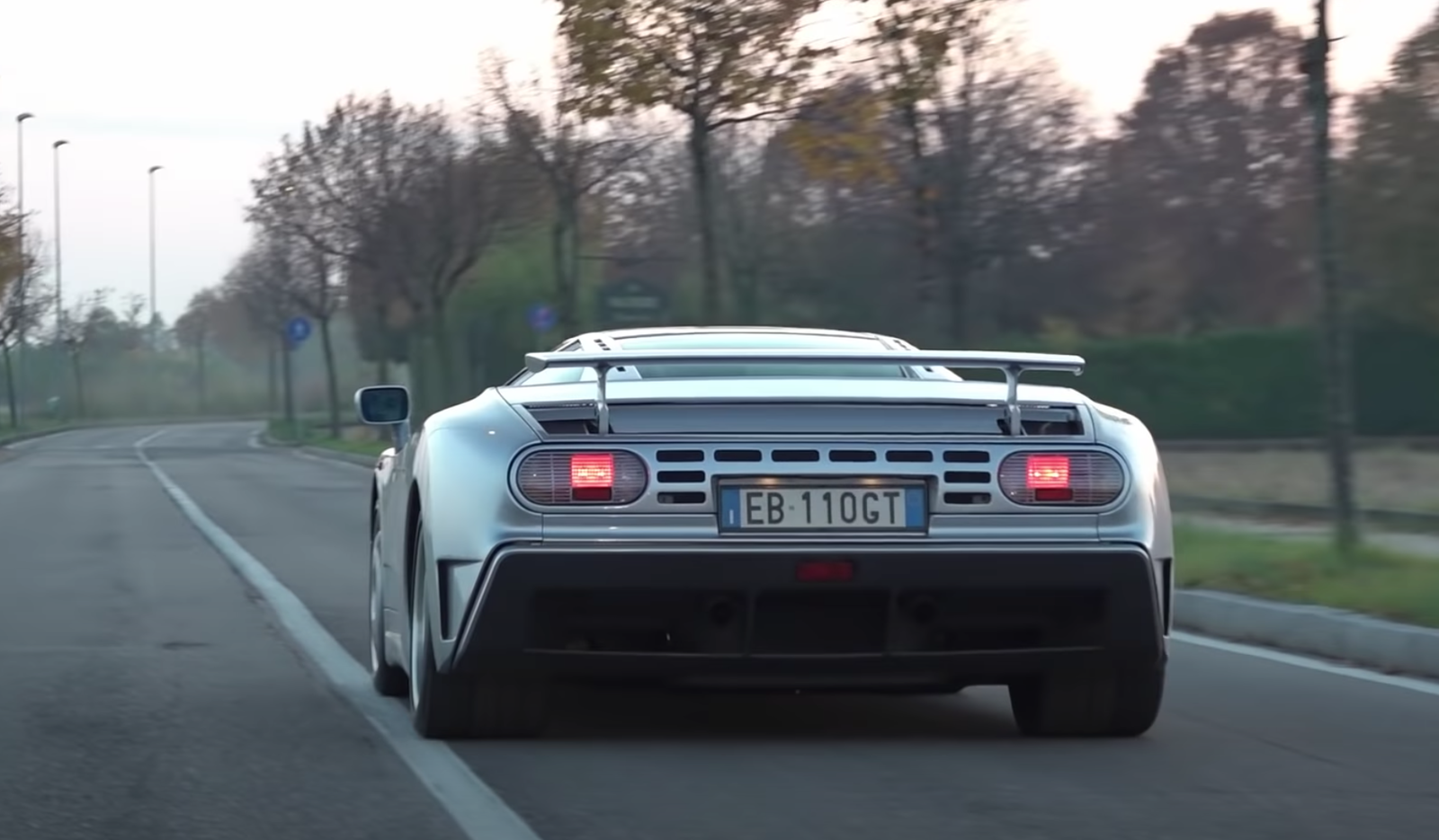 This Bugatti EB110's 8,700rpm Dyno Run Is A Rare Treat