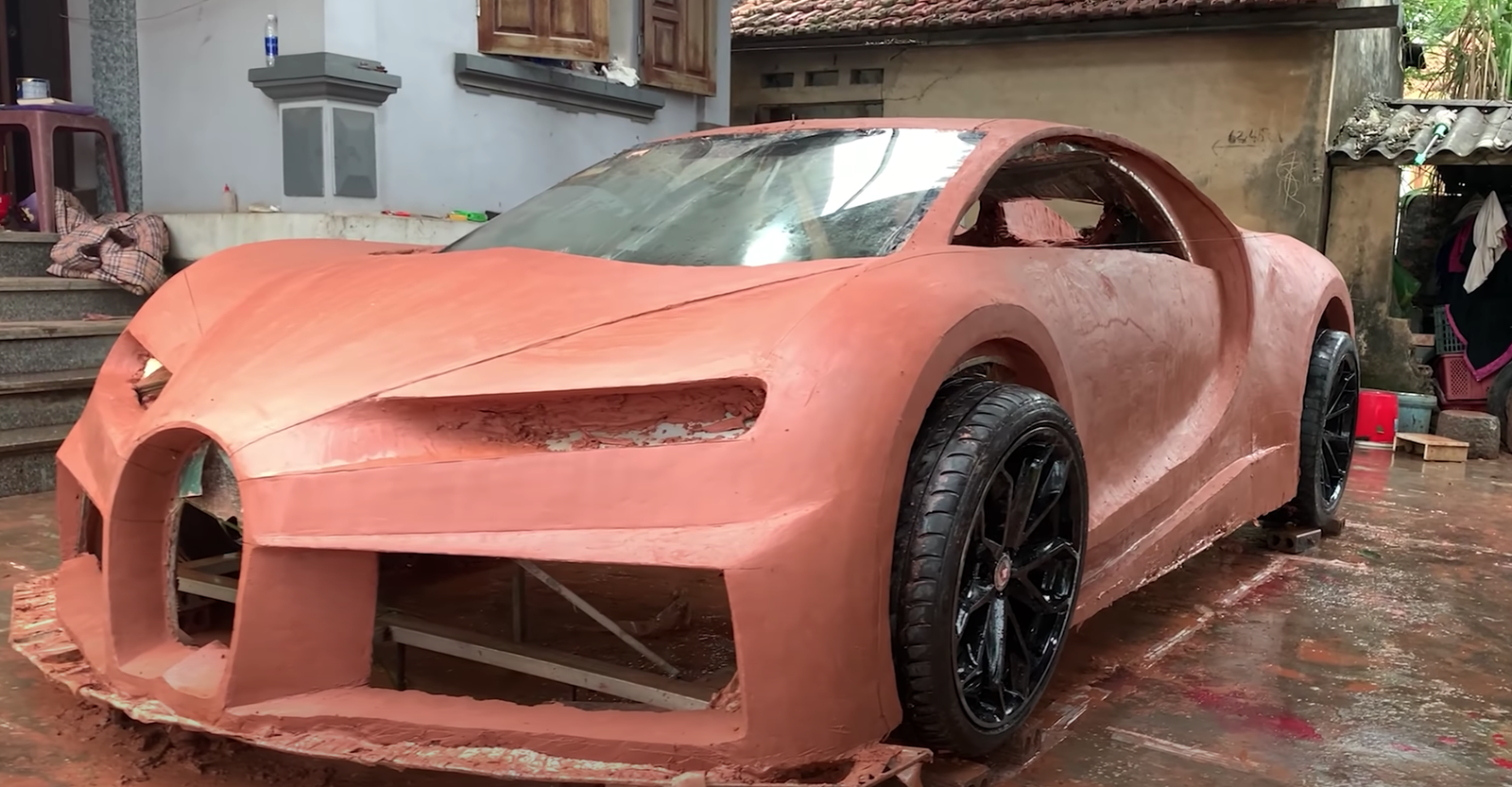 Surprisingly Realistic Bugatti Chiron Replica Was Built From Scratch