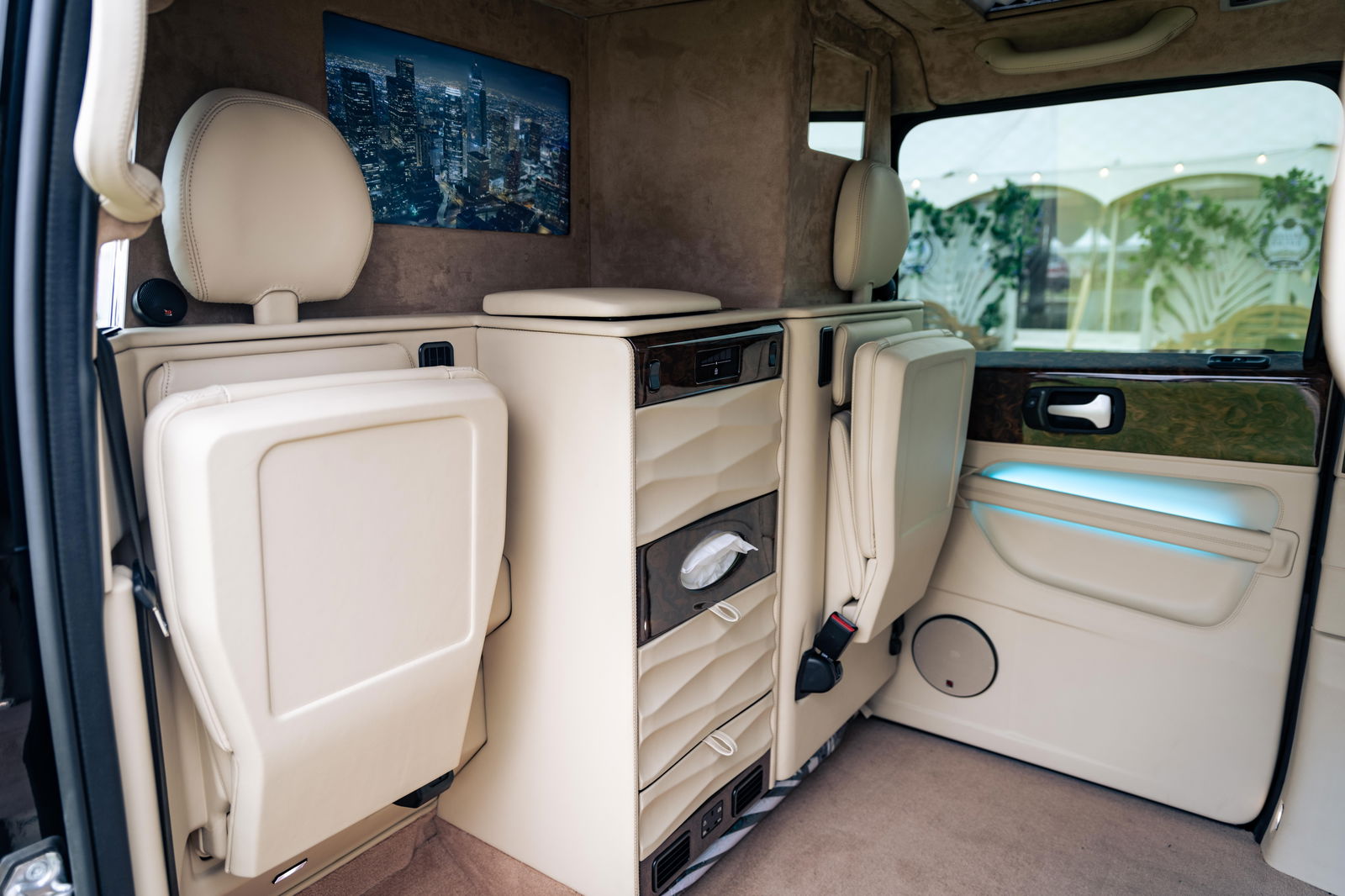 VIP London Taxi Is As Luxurious As A Rolls-Royce