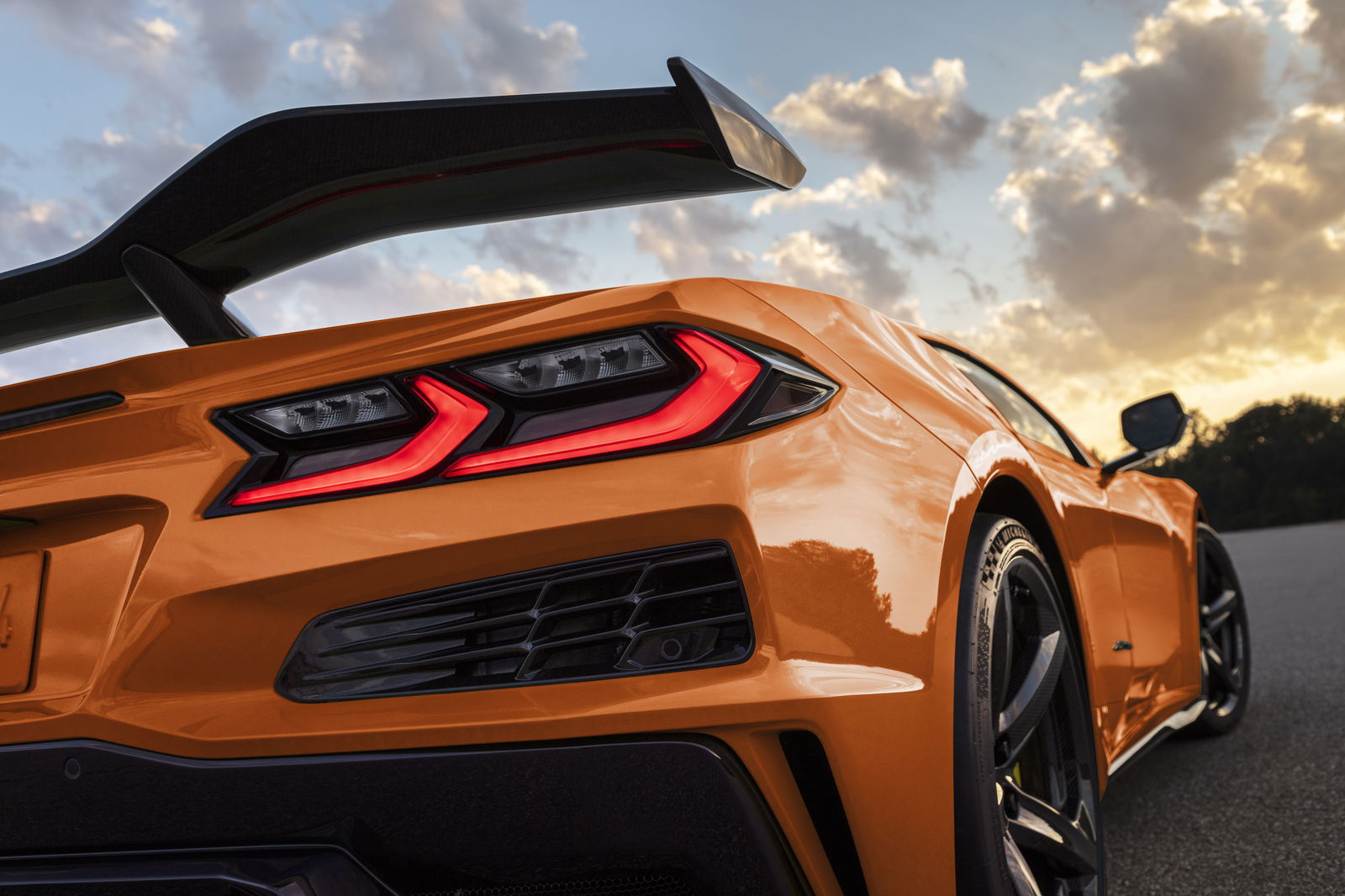 Raucous Quad-Tipped Central Exhaust Ditched For Corvette Z06 Outside The US
