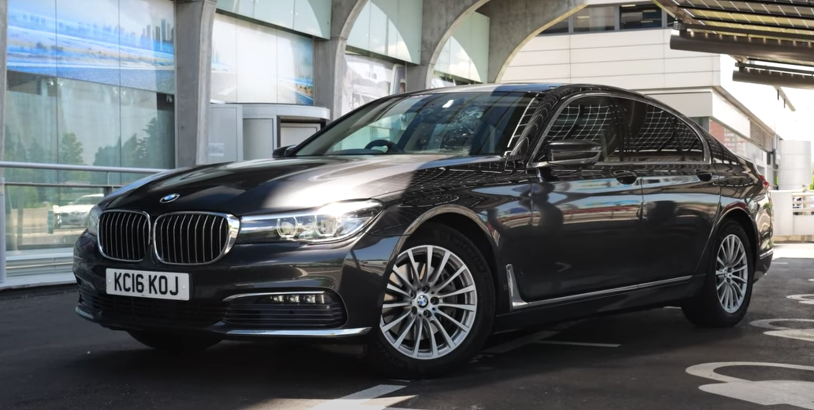 BMW 7 Series Drives Over 1000 Miles On A Single Tank Of Diesel