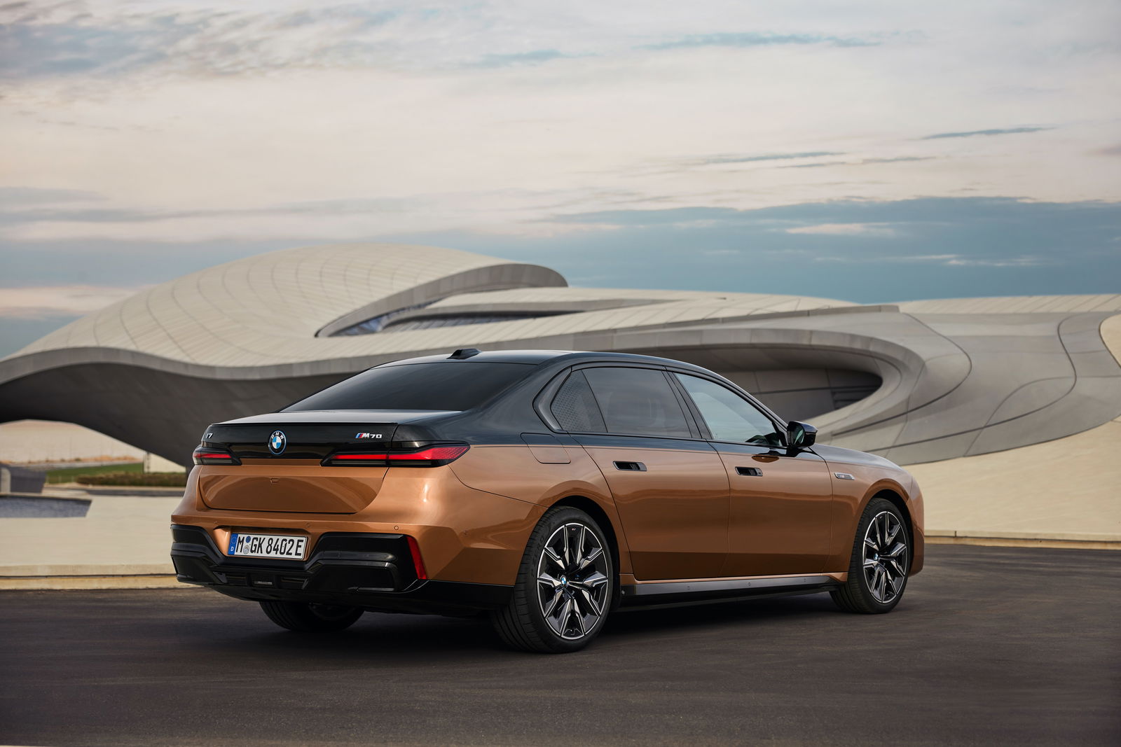 BMW 7 Series Gets Its Own All-Electric Performance Model: BMW i7 M70 xDrive