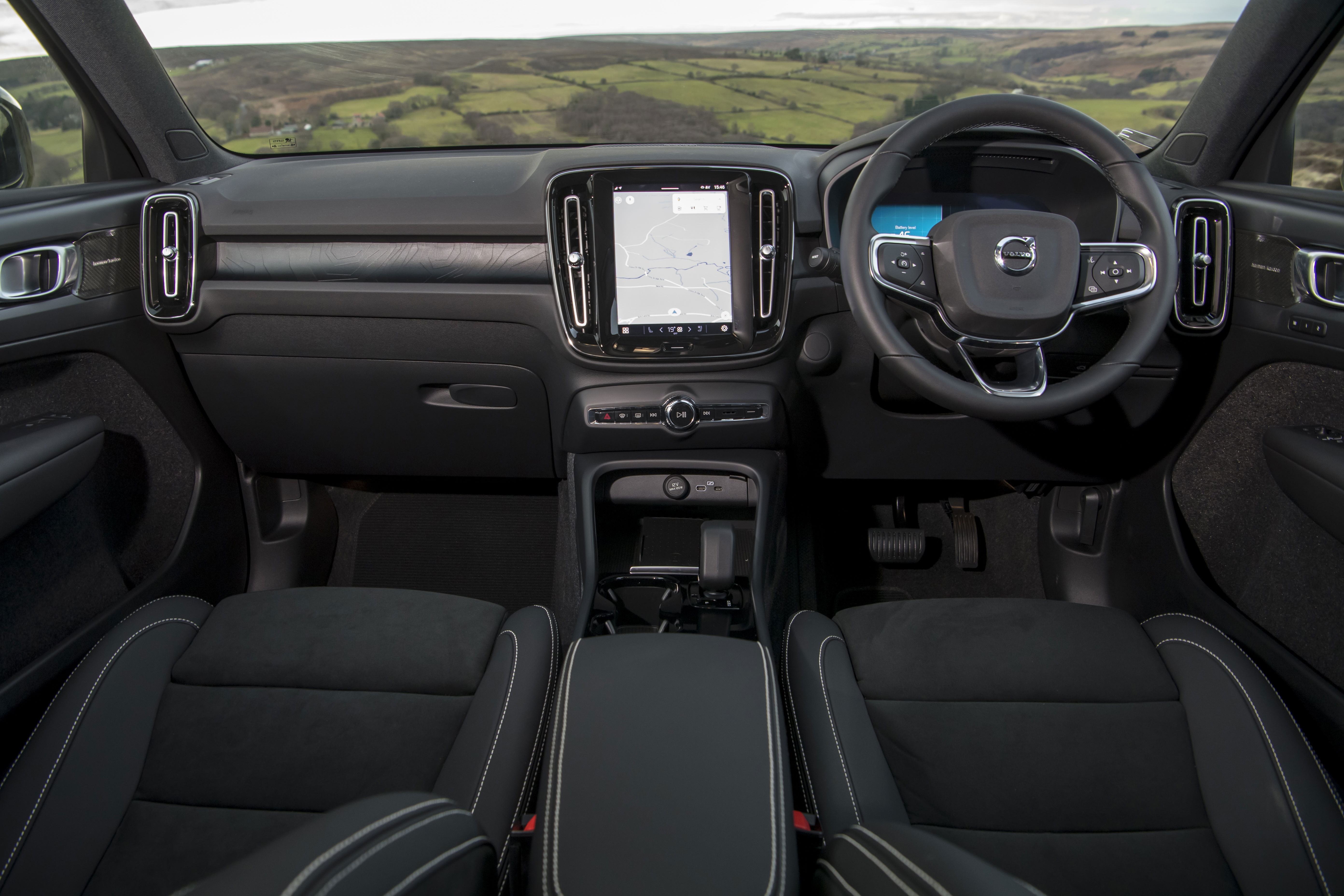 Driving the Volvo XC40 Recharge Ultimate for the first time... fast, but frugal