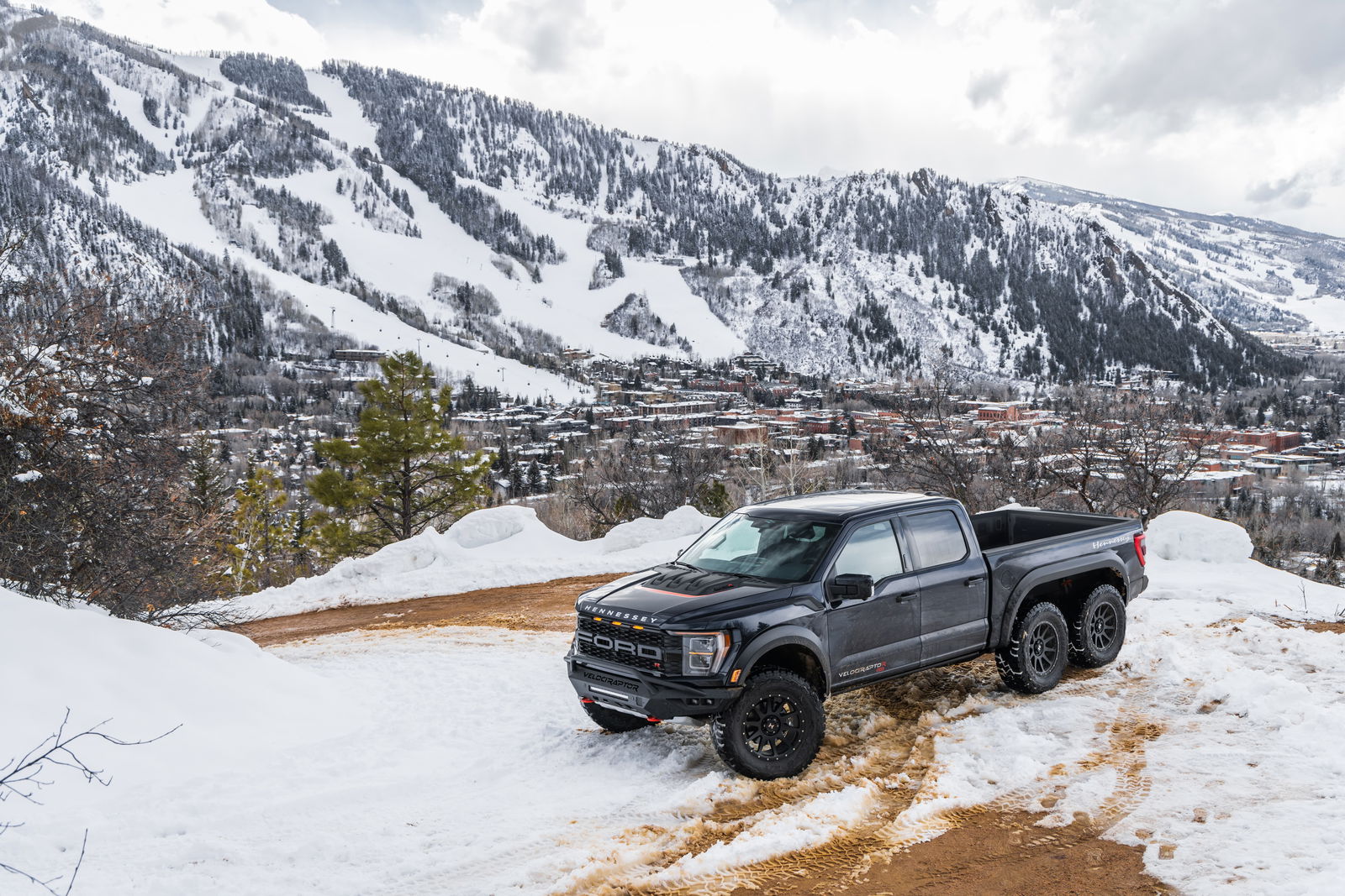 Ford F-150 Raptor R Gets Hennessey VelociRaptoR 6x6 Makeover
