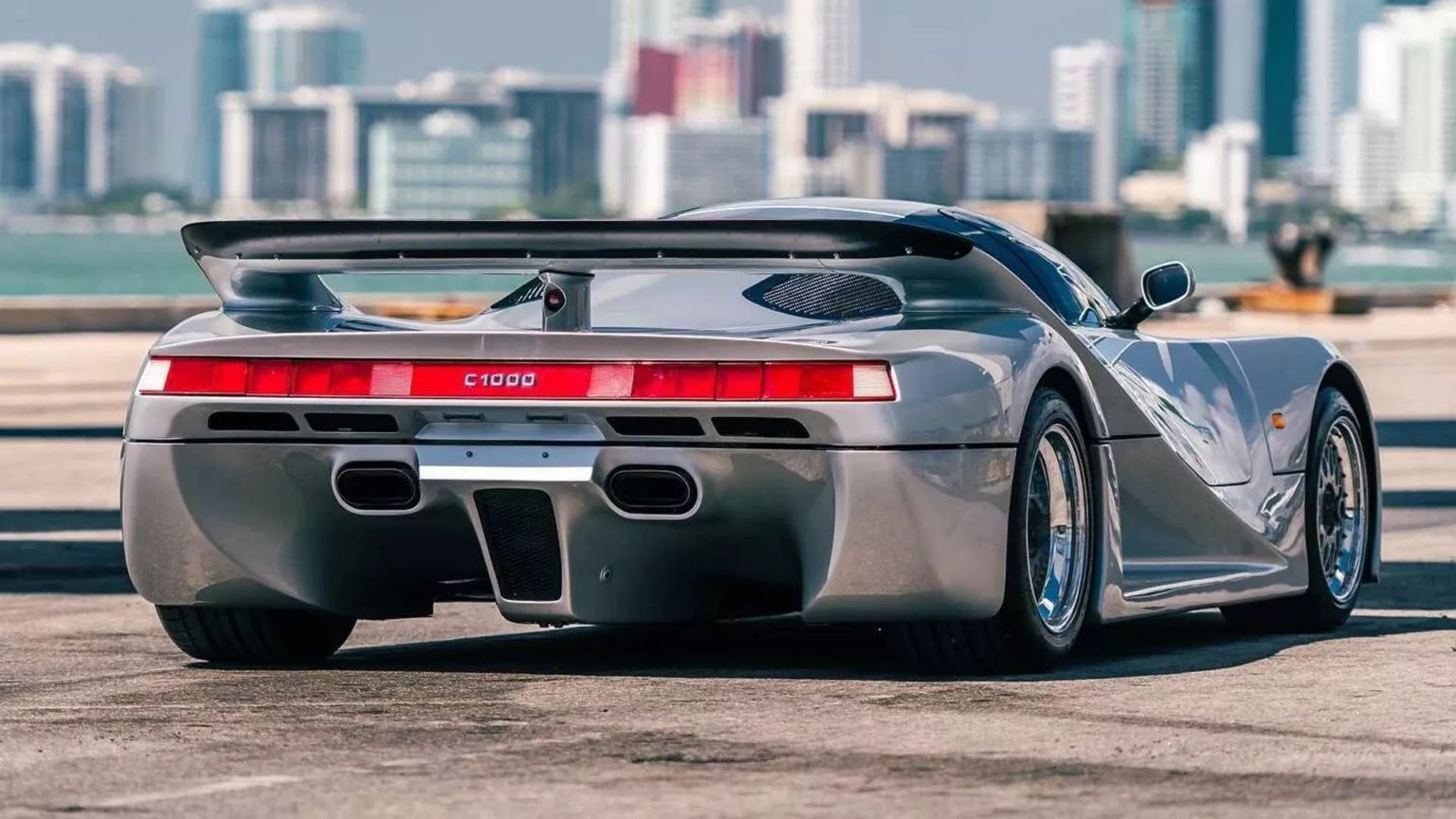 Ferrari F40 Seized From Driver With No Insurance