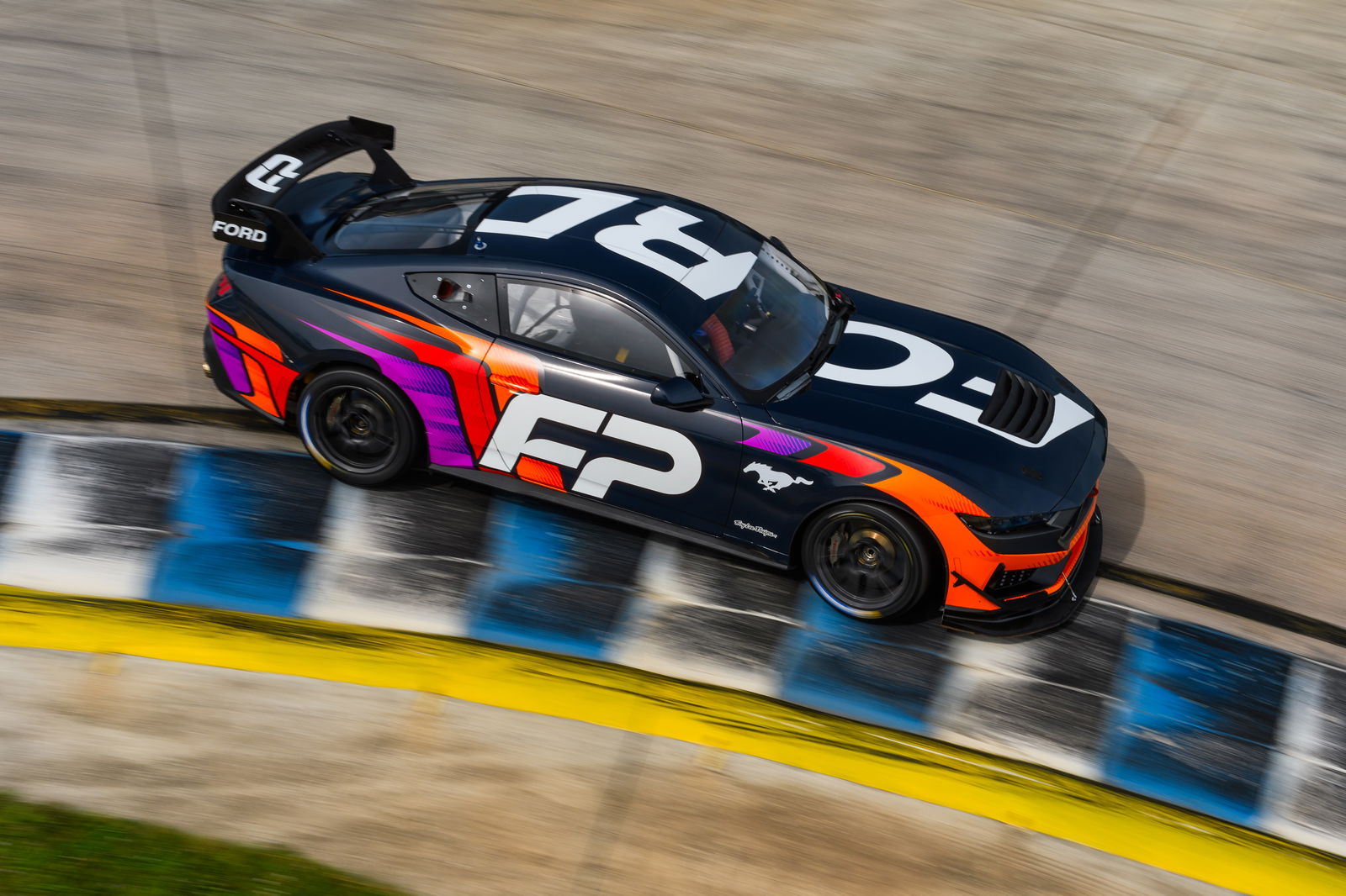 Ford Mustang GT4 Debuts As Customer-Racing Pony
