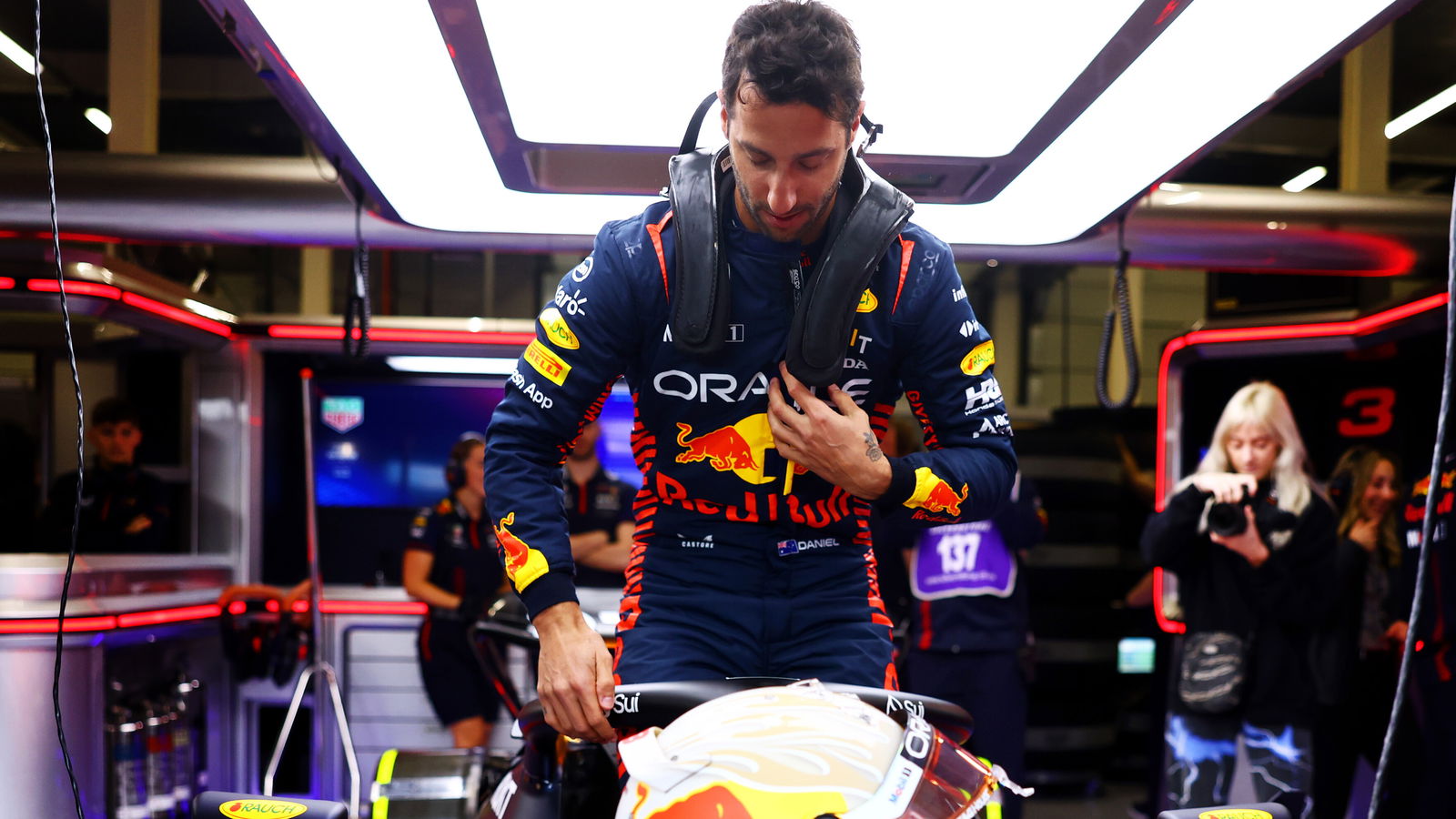Daniel Ricciardo Is Officially Racing In Formula 1 Again